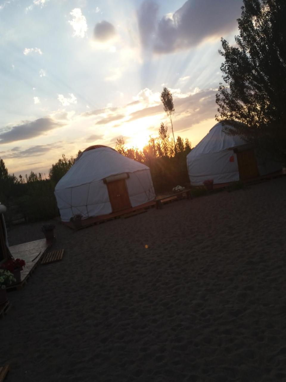 Yurt Camp Tosor Hotel Kültér fotó